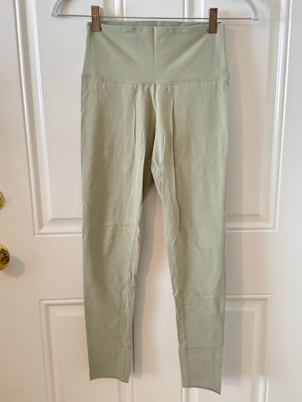 Aritzia TNA High-Waist Light Green Leggings Size Small